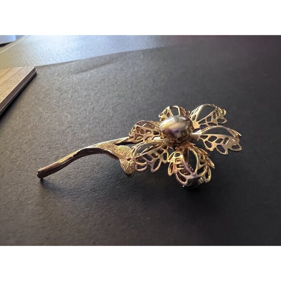 Gold Flower Stem and Leaf Brooch Pin - Picture 4 of 6